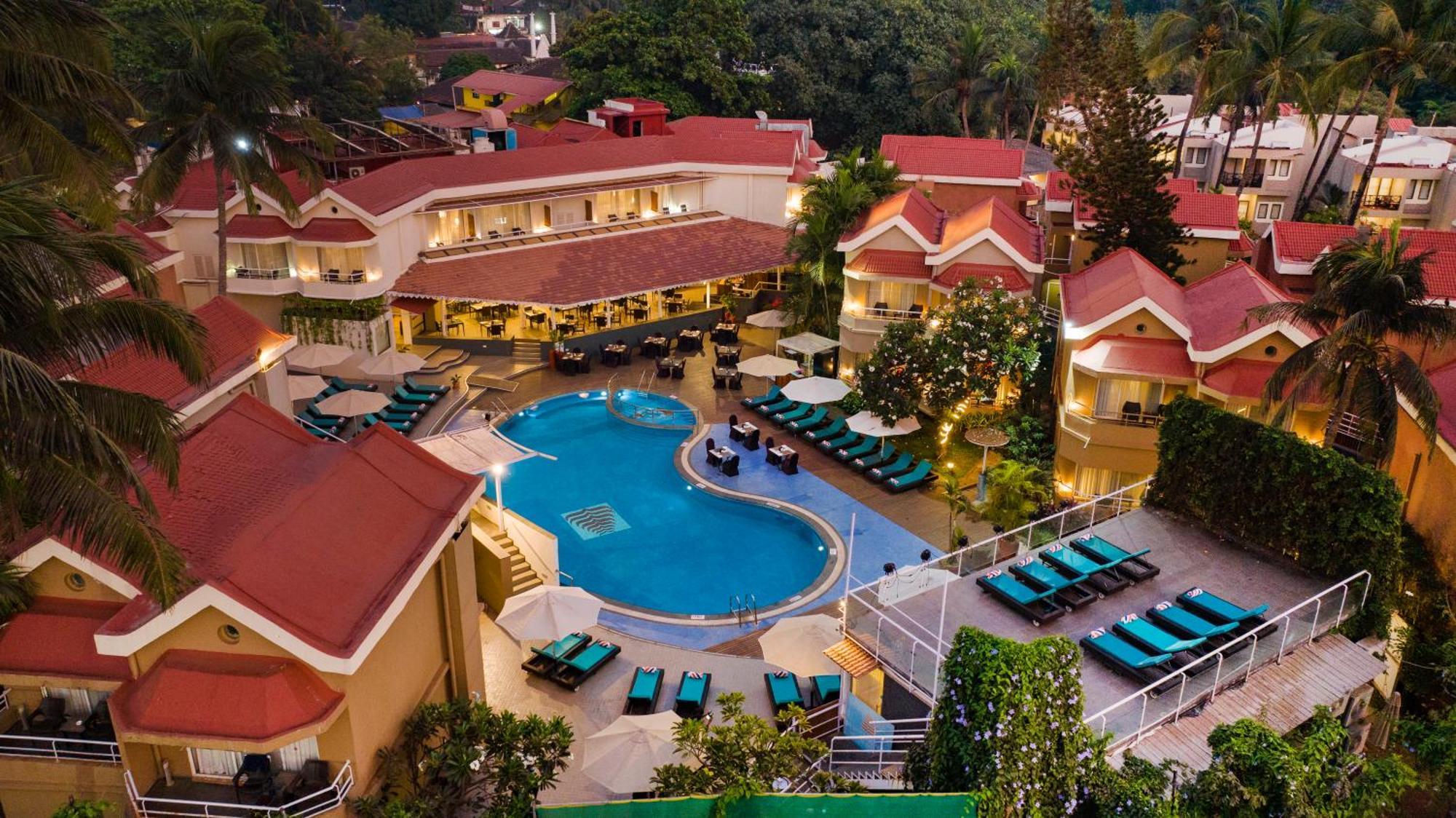 Whispering Palms Beach Resort Candolim Exterior foto